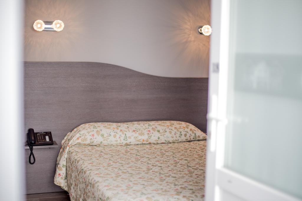 Annexe Hotel De La Gare Hendaye Zewnętrze zdjęcie
